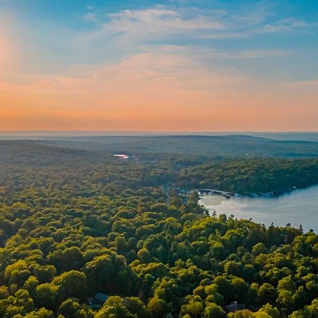 Poconos Ski Retreat With Sauna, Hot Tub, And Game Room Lake Harmony Luaran gambar