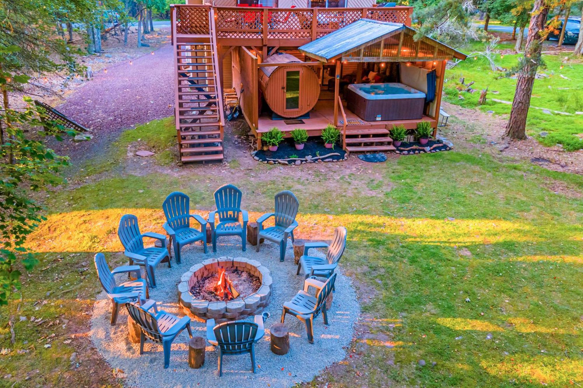 Poconos Ski Retreat With Sauna, Hot Tub, And Game Room Lake Harmony Luaran gambar