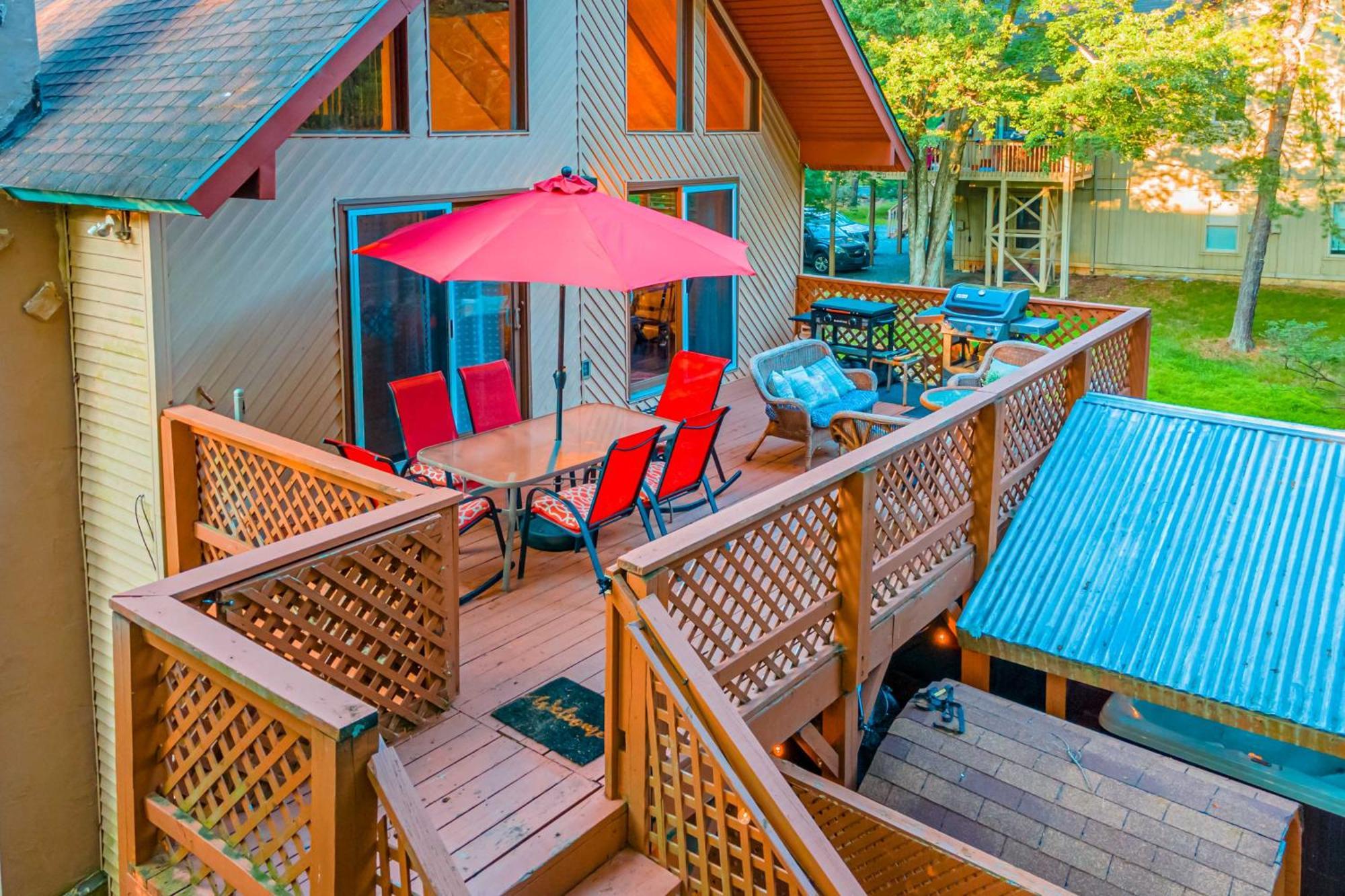 Poconos Ski Retreat With Sauna, Hot Tub, And Game Room Lake Harmony Luaran gambar