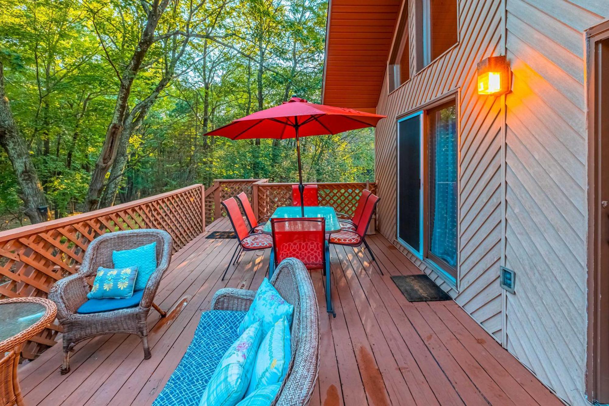 Poconos Ski Retreat With Sauna, Hot Tub, And Game Room Lake Harmony Luaran gambar