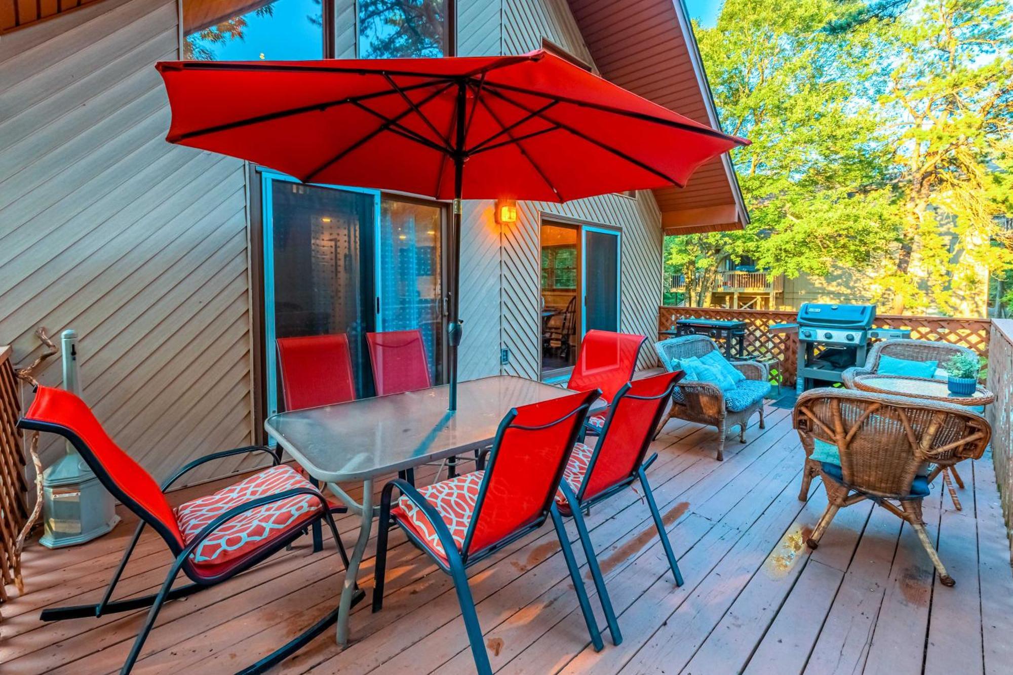 Poconos Ski Retreat With Sauna, Hot Tub, And Game Room Lake Harmony Luaran gambar