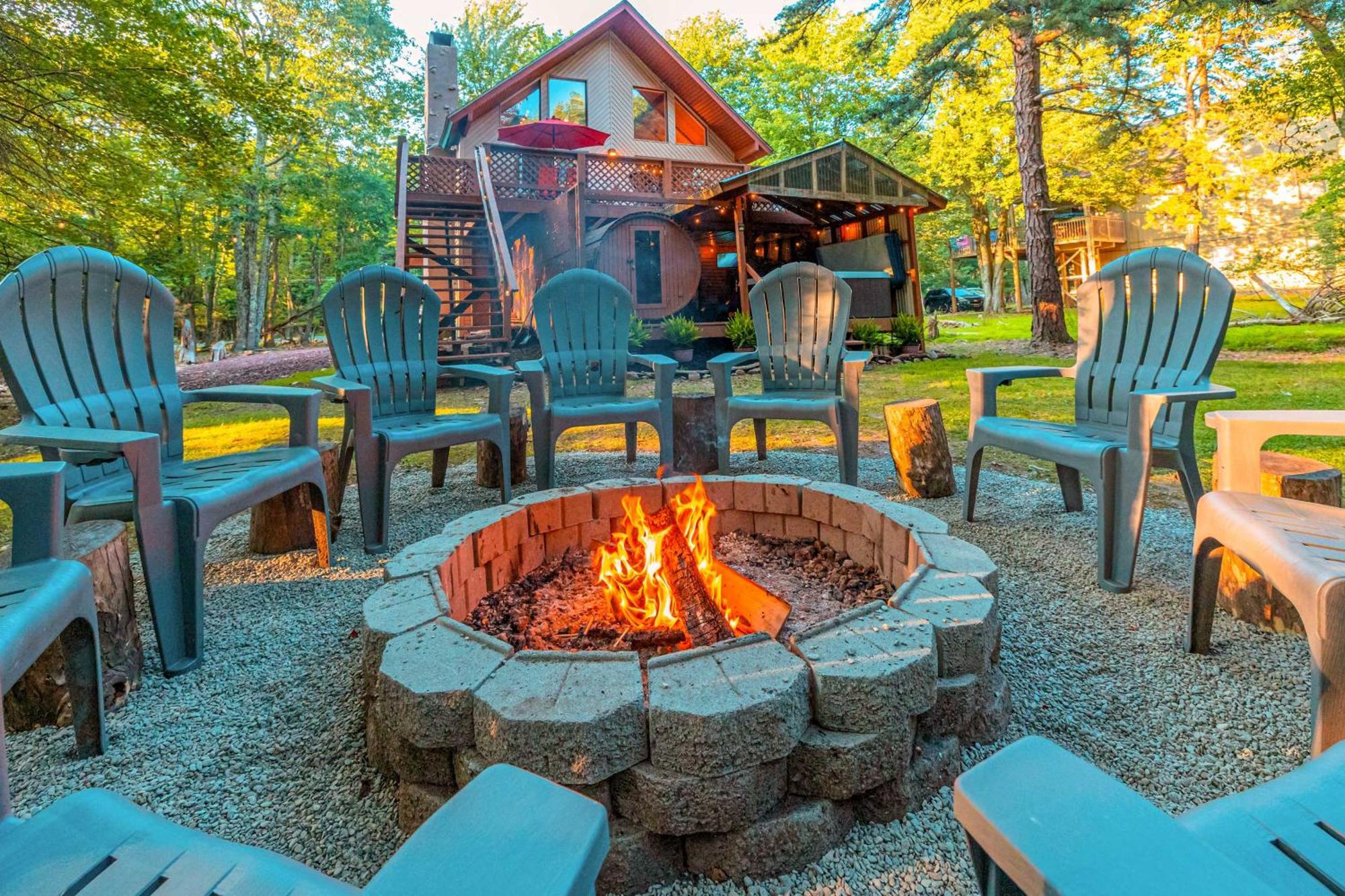 Poconos Ski Retreat With Sauna, Hot Tub, And Game Room Lake Harmony Luaran gambar