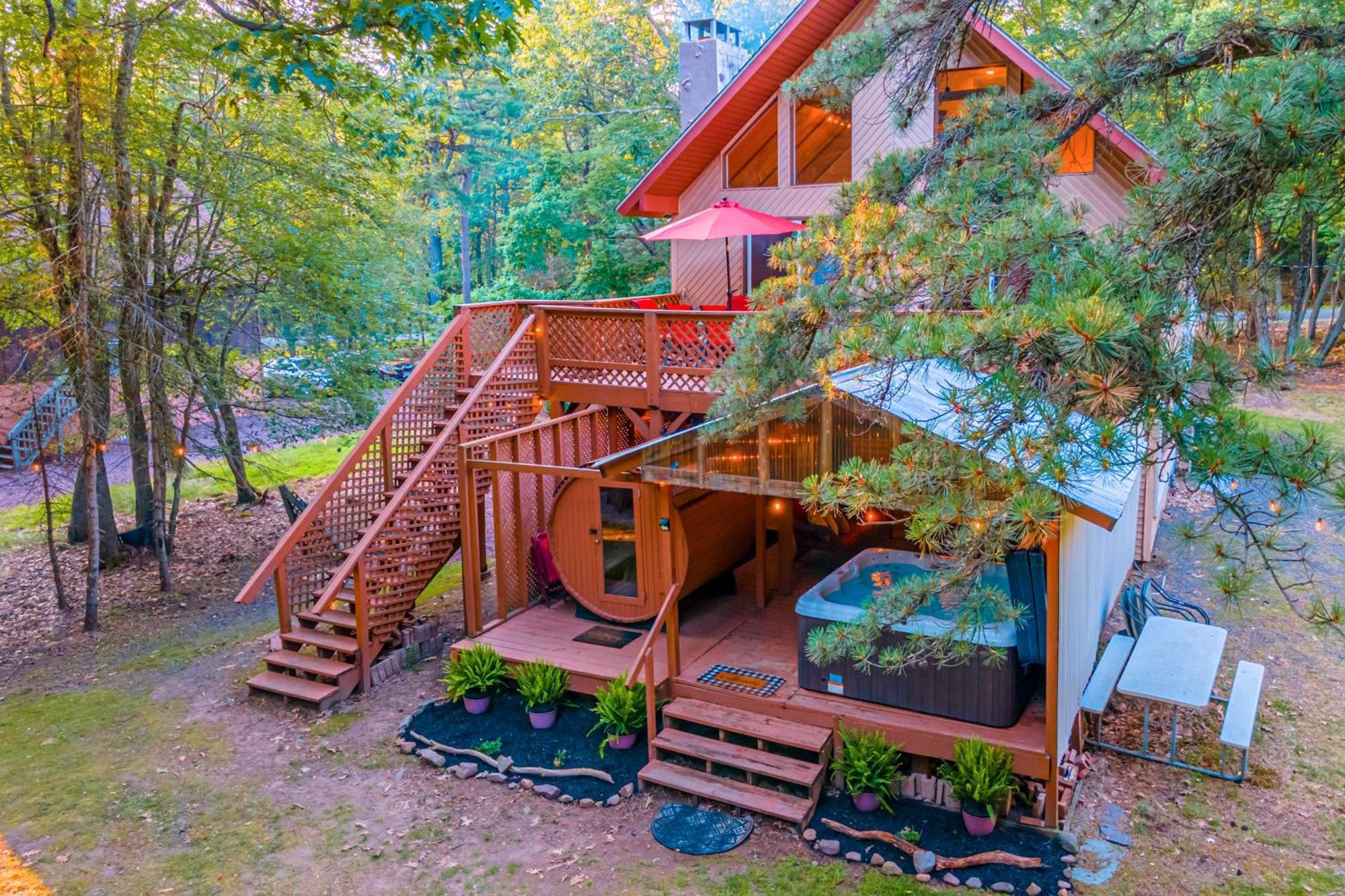 Poconos Ski Retreat With Sauna, Hot Tub, And Game Room Lake Harmony Luaran gambar