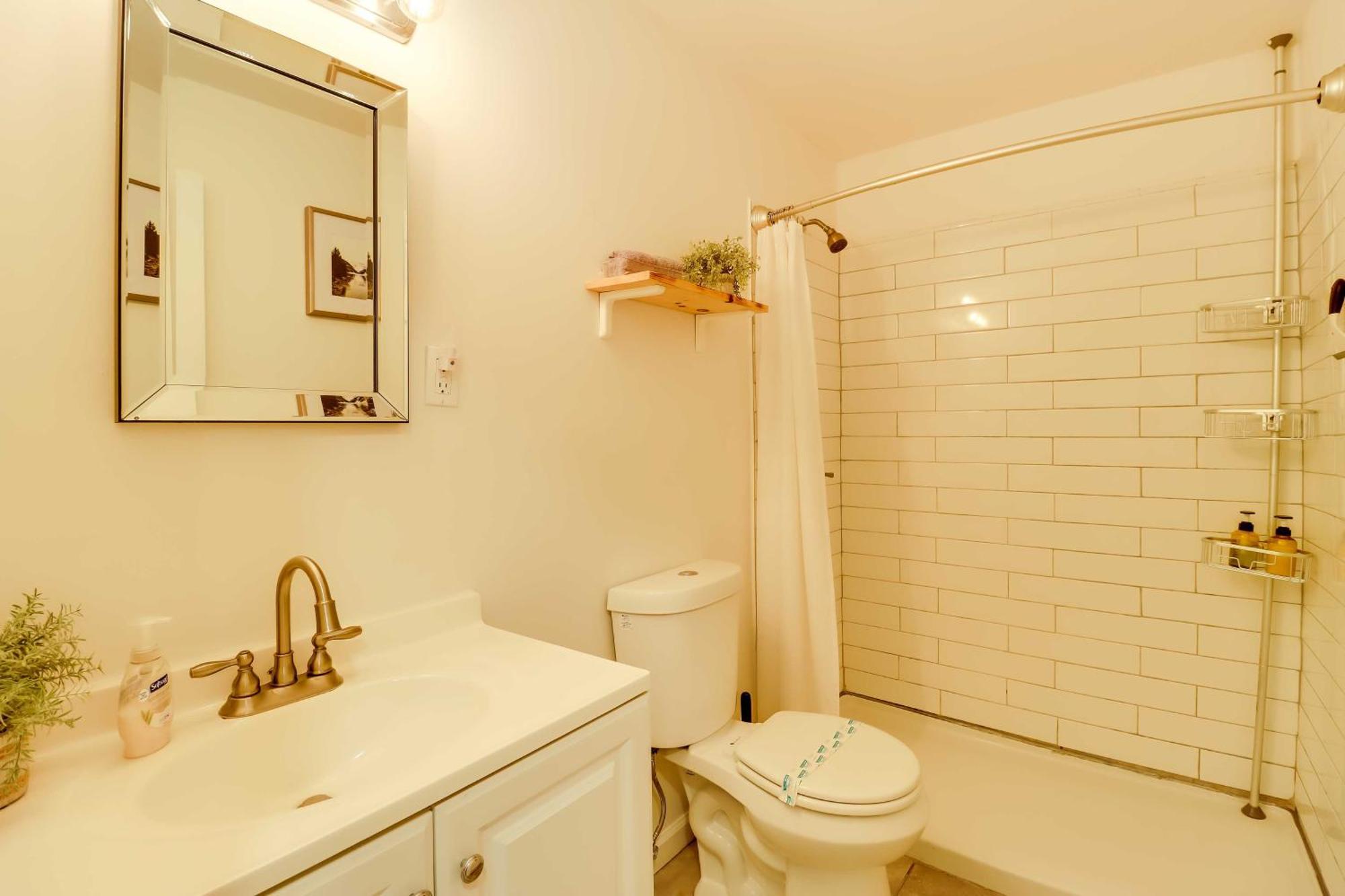 Poconos Ski Retreat With Sauna, Hot Tub, And Game Room Lake Harmony Luaran gambar