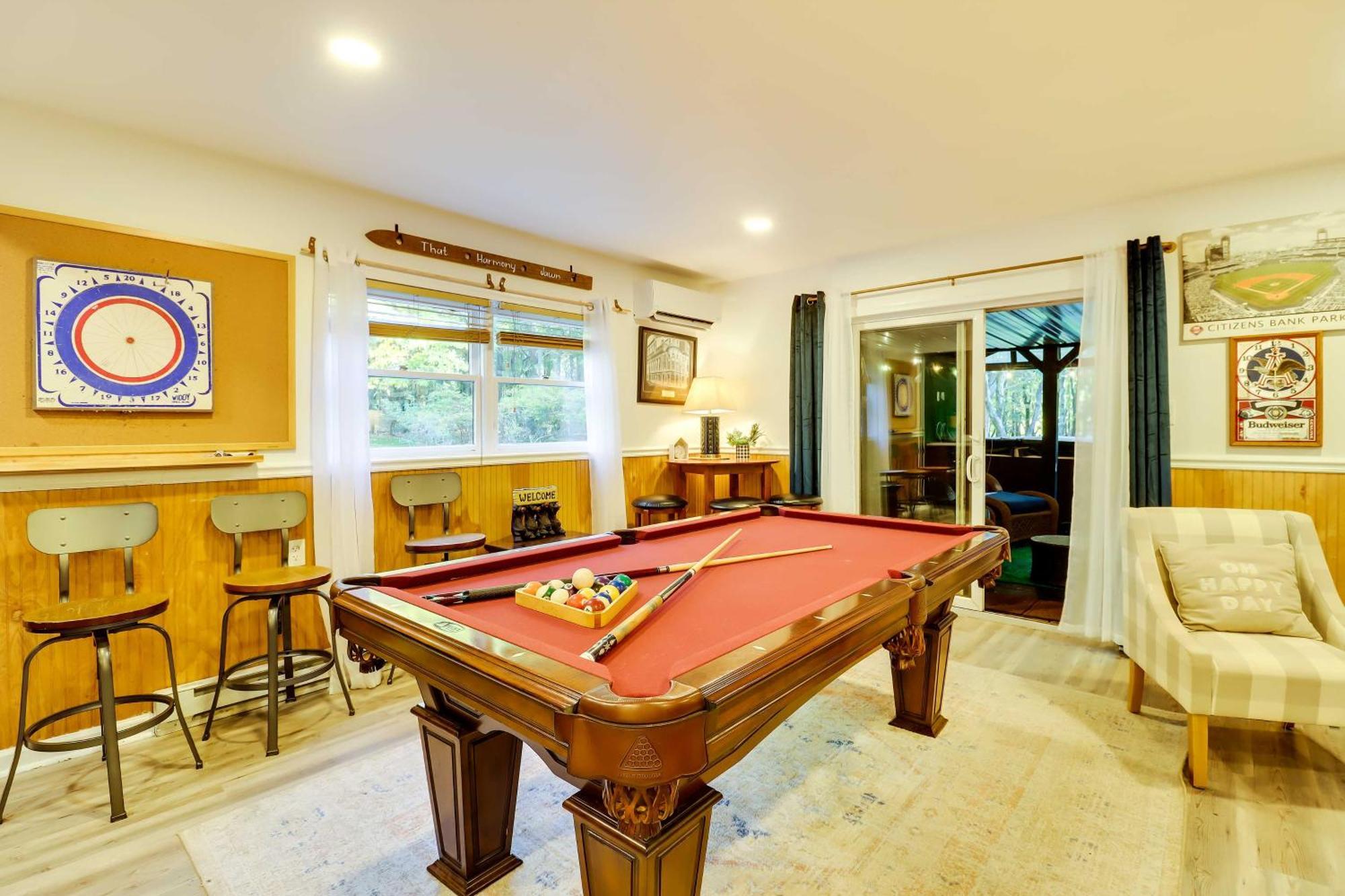 Poconos Ski Retreat With Sauna, Hot Tub, And Game Room Lake Harmony Luaran gambar