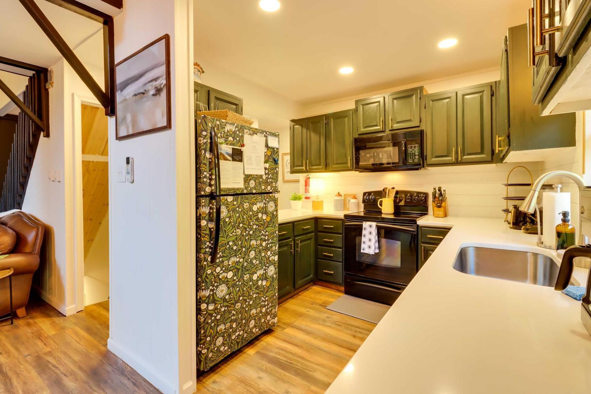 Poconos Ski Retreat With Sauna, Hot Tub, And Game Room Lake Harmony Luaran gambar