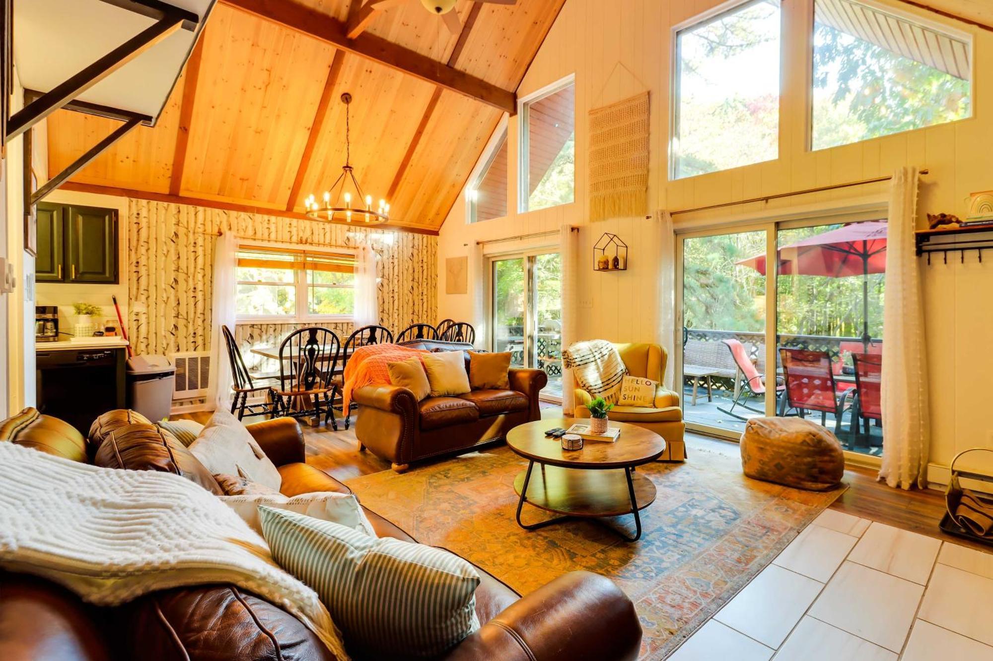 Poconos Ski Retreat With Sauna, Hot Tub, And Game Room Lake Harmony Luaran gambar