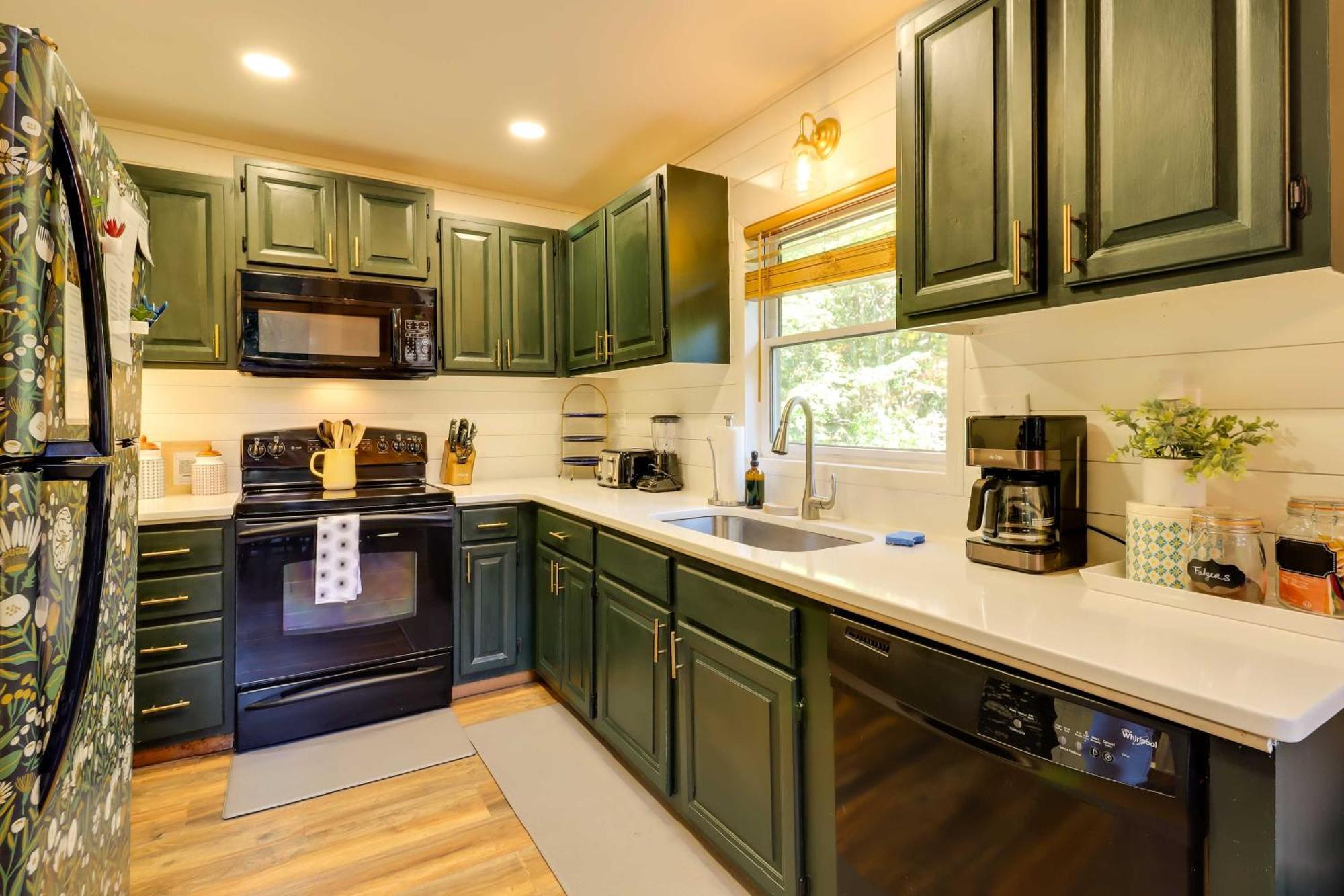 Poconos Ski Retreat With Sauna, Hot Tub, And Game Room Lake Harmony Luaran gambar